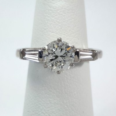 14k White Gold Ladies Engagement Ring R8497