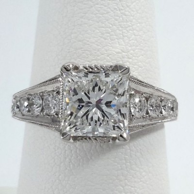 18k White Gold Ladies Engagement Ring R9513